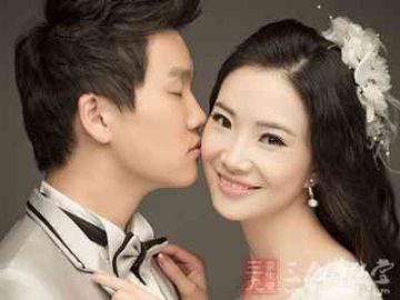 妻子婚外情，老公向奸夫勒索6万