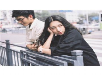 因我不肯把初夜给他，男友劈腿另外的女人